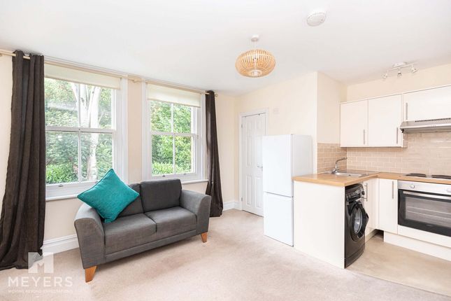 Flat Flat 3, 9, Westerham Road, Bournemouth photo 3