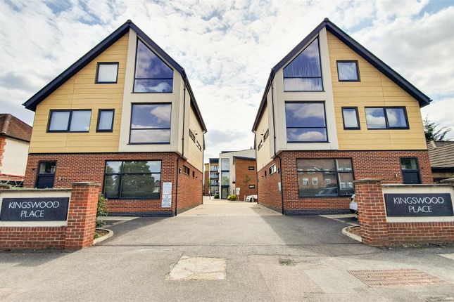 Thumbnail Flat to rent in Alder Court, Kingswood Place, Hayes