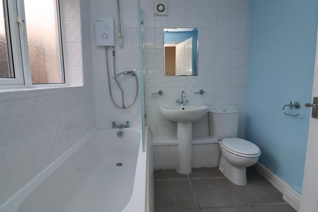 154, Muglet Lane, Rotherham photo 4