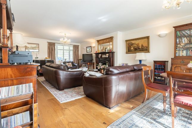 Willow House, Loughton Lane, Theydon Bois photo 2