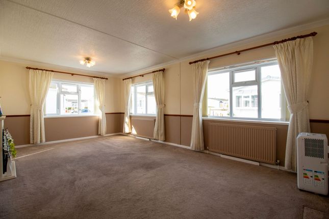 8 Paul's Walk Parklands Mobile Homes, Scunthorpe photo 2