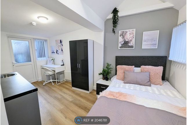 Thumbnail Room to rent in The Meadow Way, Harrow