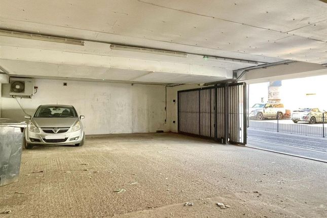 Flat 4, 2 Gloucester Mews, Weymouth photo 4