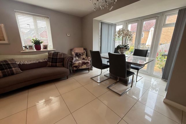 32, Lockgate Road, Northampton photo 4