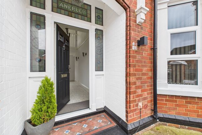 27, Lansdown Road, Gloucestershire photo 2