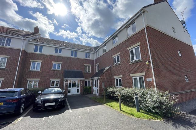 Flat to rent in Archdale Close, Chesterfield
