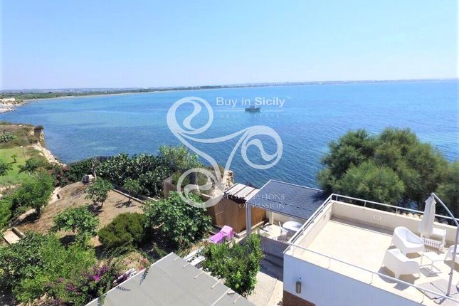 Thumbnail Villa for sale in Porto Ulisse, Ispica, Ragusa, Sicily, Italy