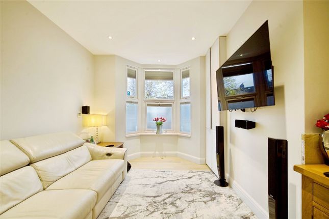 10, Edinburgh Road, London photo 3