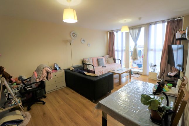 Flat 35 Memorial Heights,, Monarch Way, Ilford photo 3