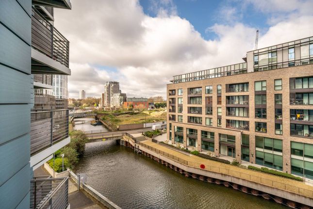 Flat for sale in Thomas Frye Court, Stratford, London