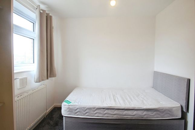 Unit 6, 14, Colne Orchard, Iver photo 3