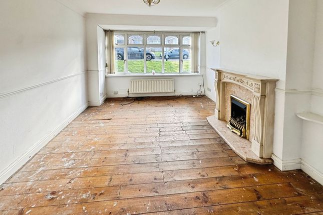 24, Chesmond Drive, Blaydon-On-Tyne photo 3
