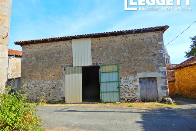 Villa for sale in Lésignac-Durand, Charente, Nouvelle-Aquitaine