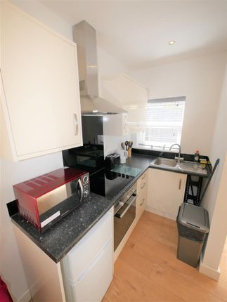 Studio to rent in Flat 8, Woodside, Bournemouth