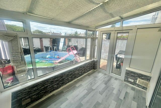 5, Basildon photo 5