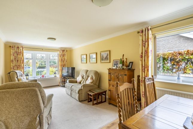 16, Grange Close, York photo 2
