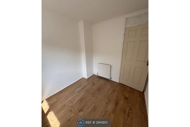 Flat, Valley House Beaconsfield Road, London photo 3
