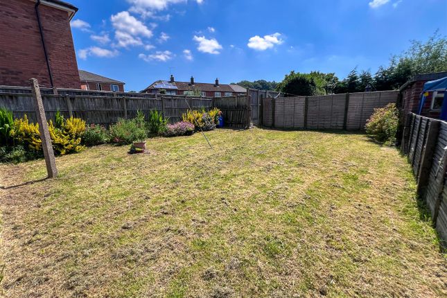 23, Queens Drive, Leek photo 2