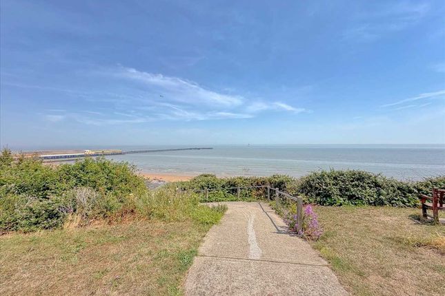 3, Southview Drive, Walton on the naze photo 2
