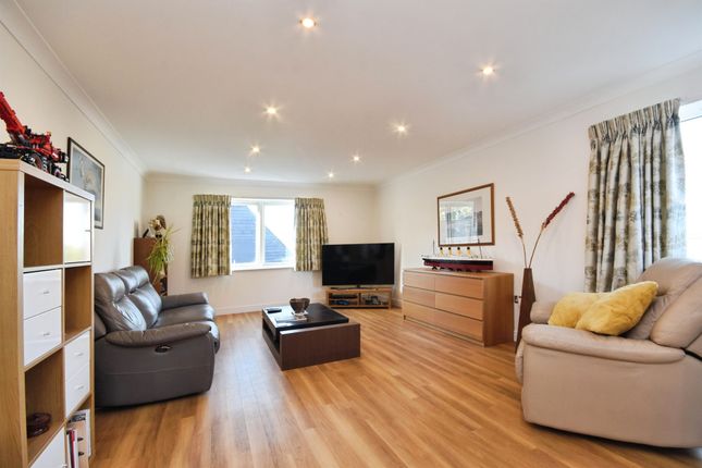 10, Burgess Croft, Saffron Walden photo 4