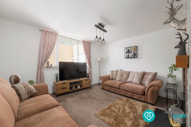 39, Edge Well Drive, Sheffield photo 4