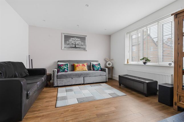 8, Hop Bine Drive, Cambridge photo 2