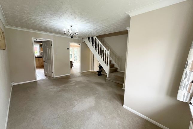 7, Camelot Way, Narborough photo 2