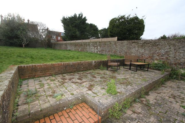 8, Ashburnham Gardens, Eastbourne photo 3