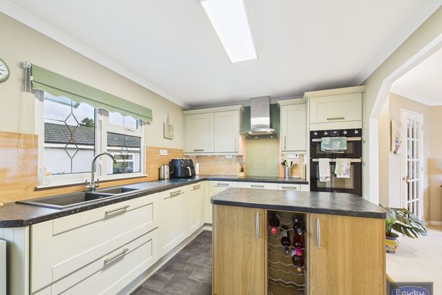 15 Lonsborough Gardens, Oakham photo 3