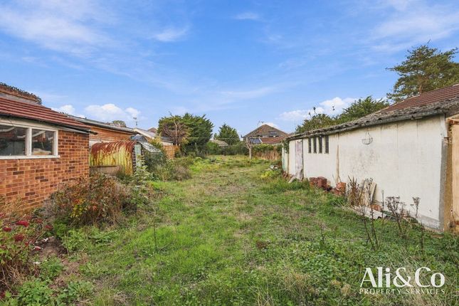 118 Lodge Lane, Grays photo 3