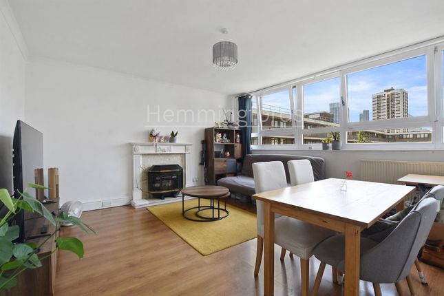 11-0E7Agchmf - 117 Crondall Court - Reception 2 -O
