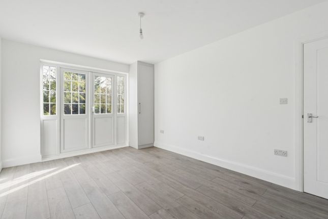 80, Waverley Road, Harrow photo 3