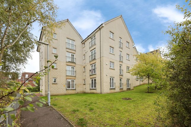 2-bed flat on Plover Crescent, Dunfermline, £150,000