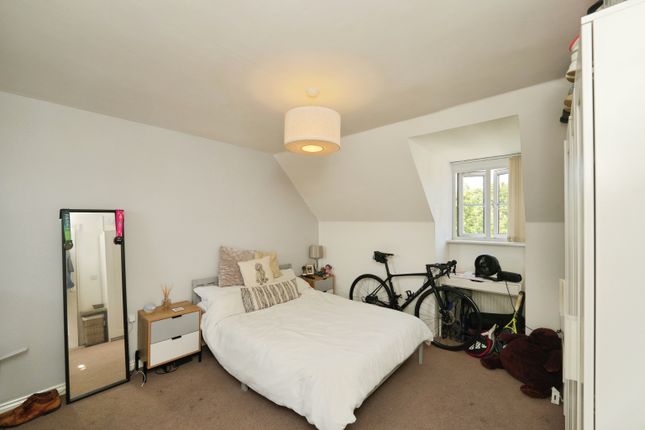 64, Bristol photo 4