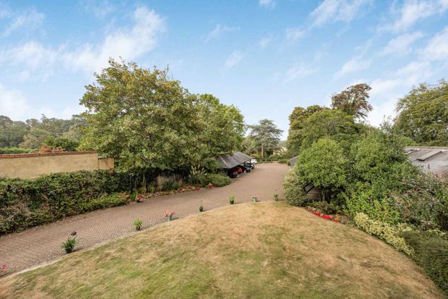 8 Daceberry Court, Remenham Hill, Henley-On-Thames photo 4