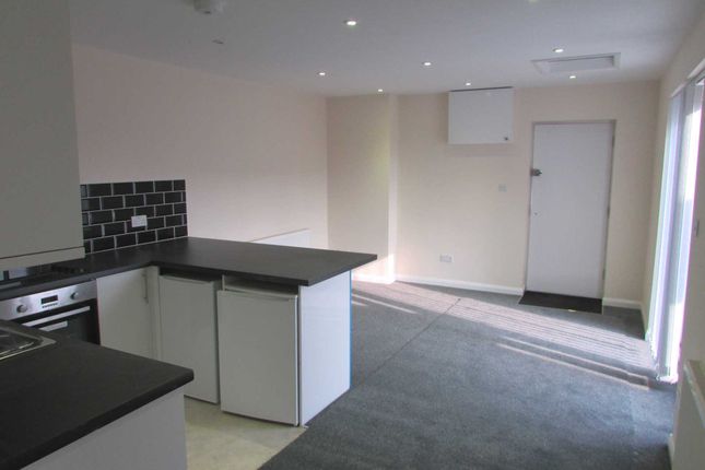 Flat 1, The Green Dragon, Leeming Road, Borehamwood photo 4