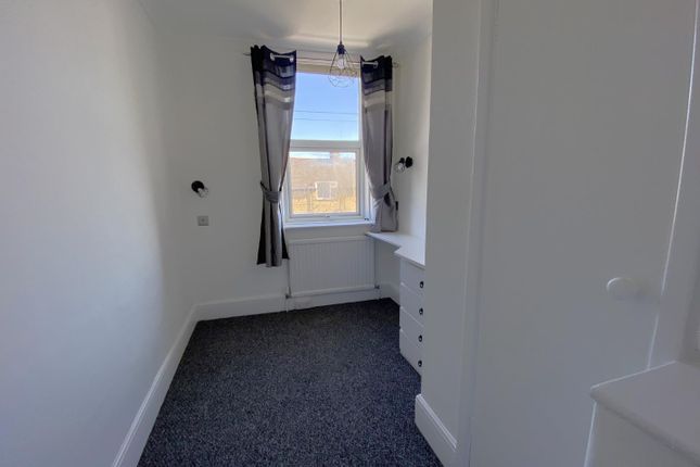 End terrace house to rent in Quarmby Road, Quarmby, Huddersfield