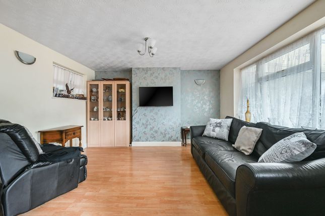 33 Battle Crescent, Hailsham photo 3
