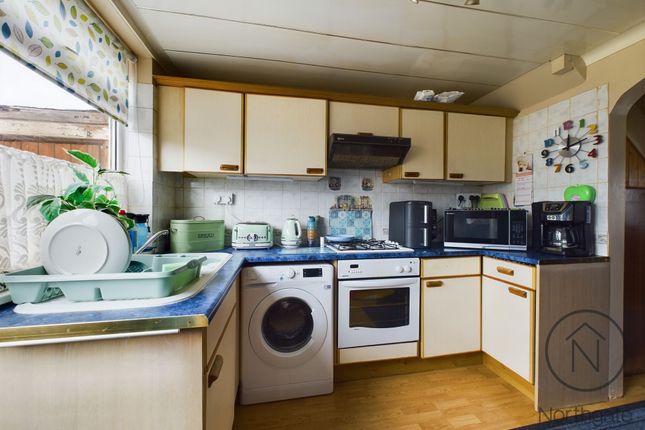 63 Eskdale Place, Newton Aycliffe photo 3