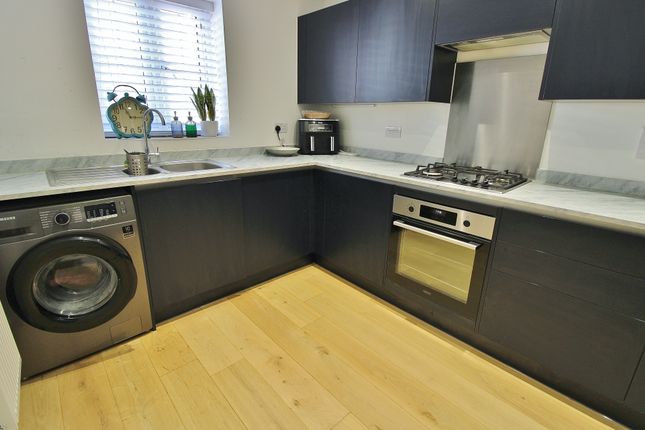 34, Draper Road, Fareham photo 3
