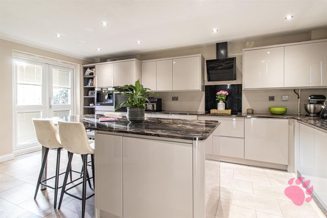 End terrace house for sale in The Nave, Laindon