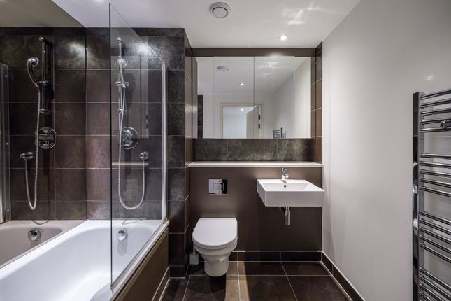 Flat for sale in The Landmark, Canary Wharf