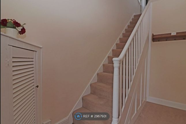 Garlands Road, Redhill photo 5