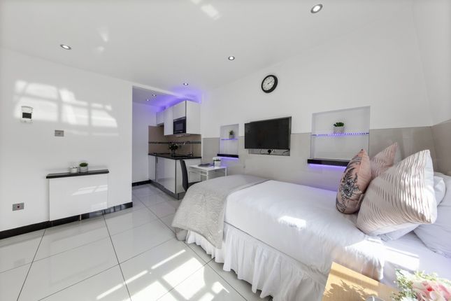 Flat 12, 165, Gloucester Place, London photo 3