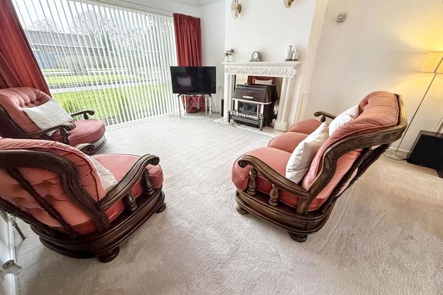 8, Megstone Avenue, Cramlington photo 2