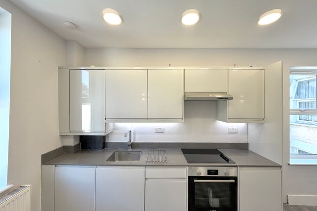 Flat 2 72, Capworth Street, Leyton  photo 3
