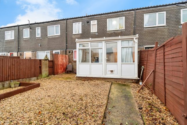 40, Lambrok Close, TROWBRIDGE photo 3