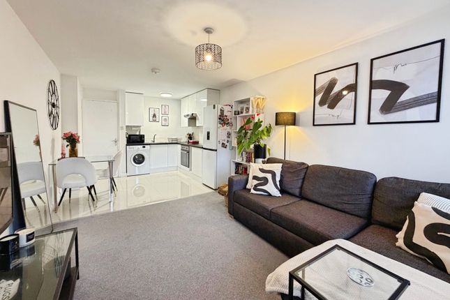 Flat 6, Park House 74-76,, Grosvenor Road, Hampshire photo 3
