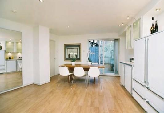 Mews house to rent in Sidney Grove, Angel, London