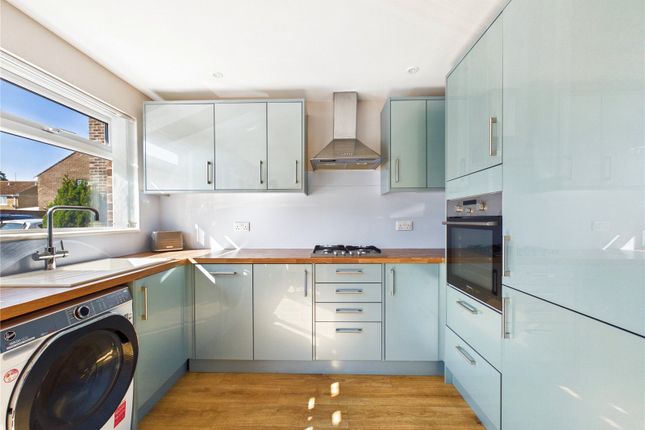 28, The Josselyns, Felixstowe photo 4